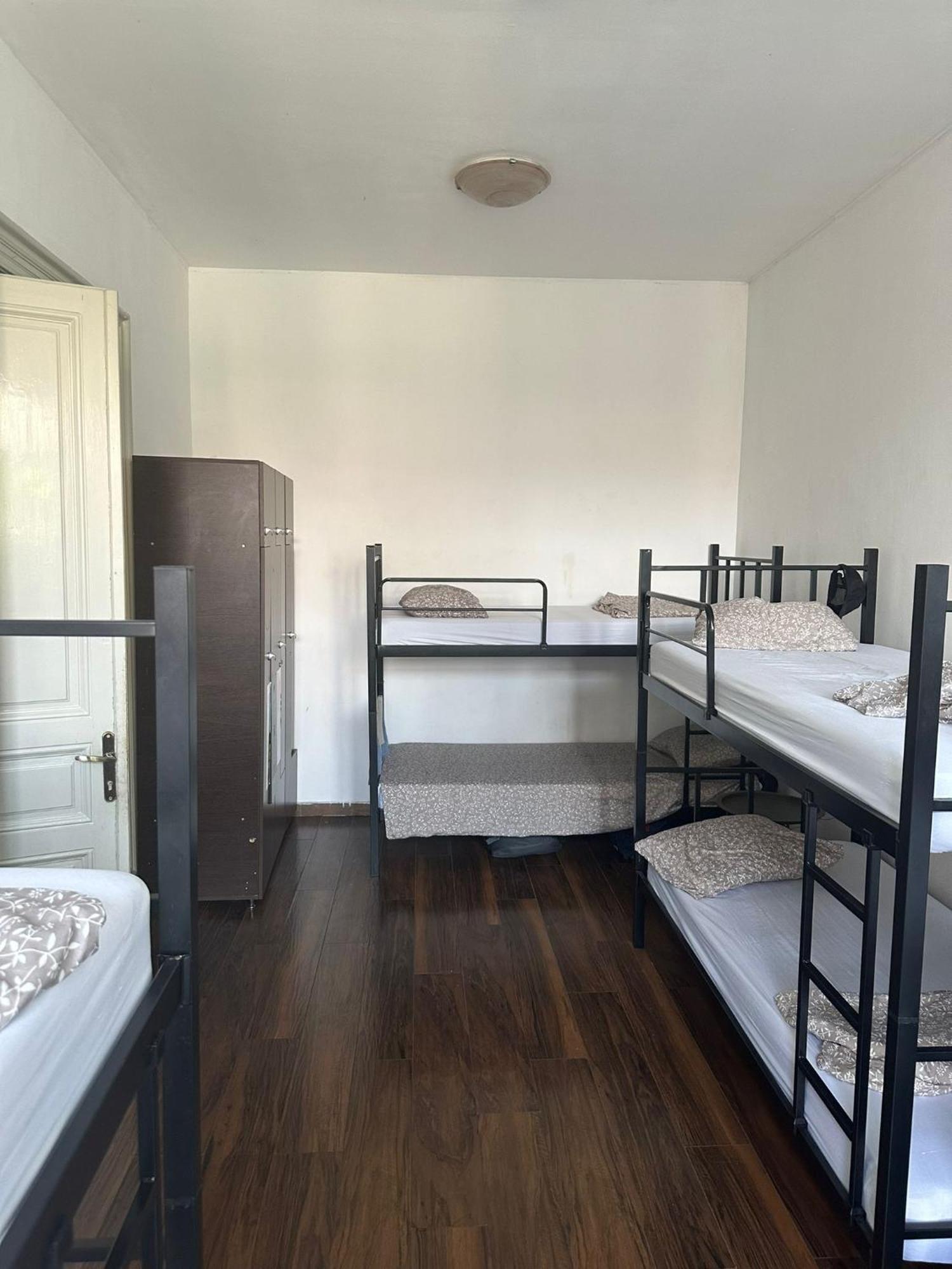 Antique Hostel Bucharest Luaran gambar