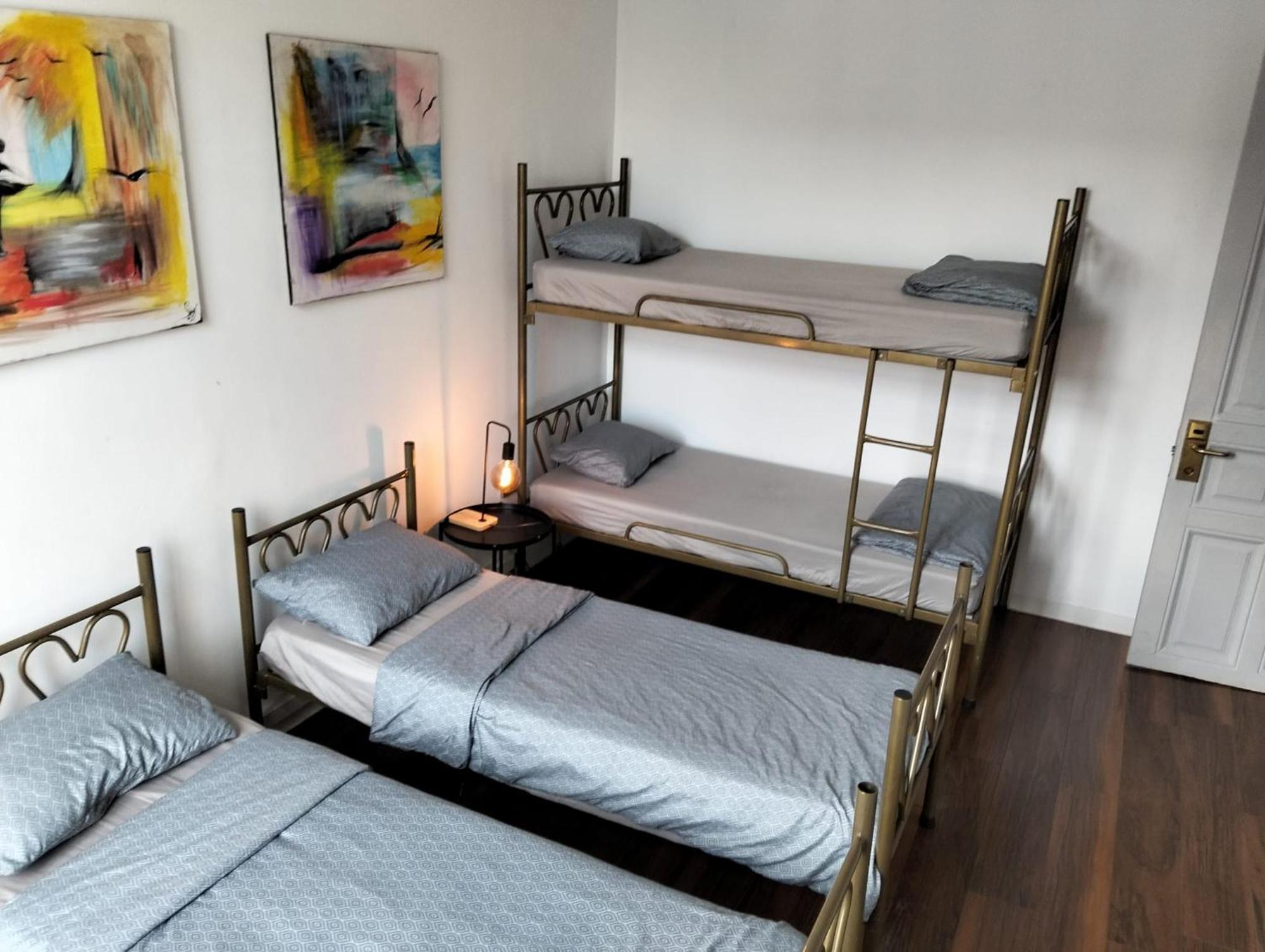 Antique Hostel Bucharest Luaran gambar