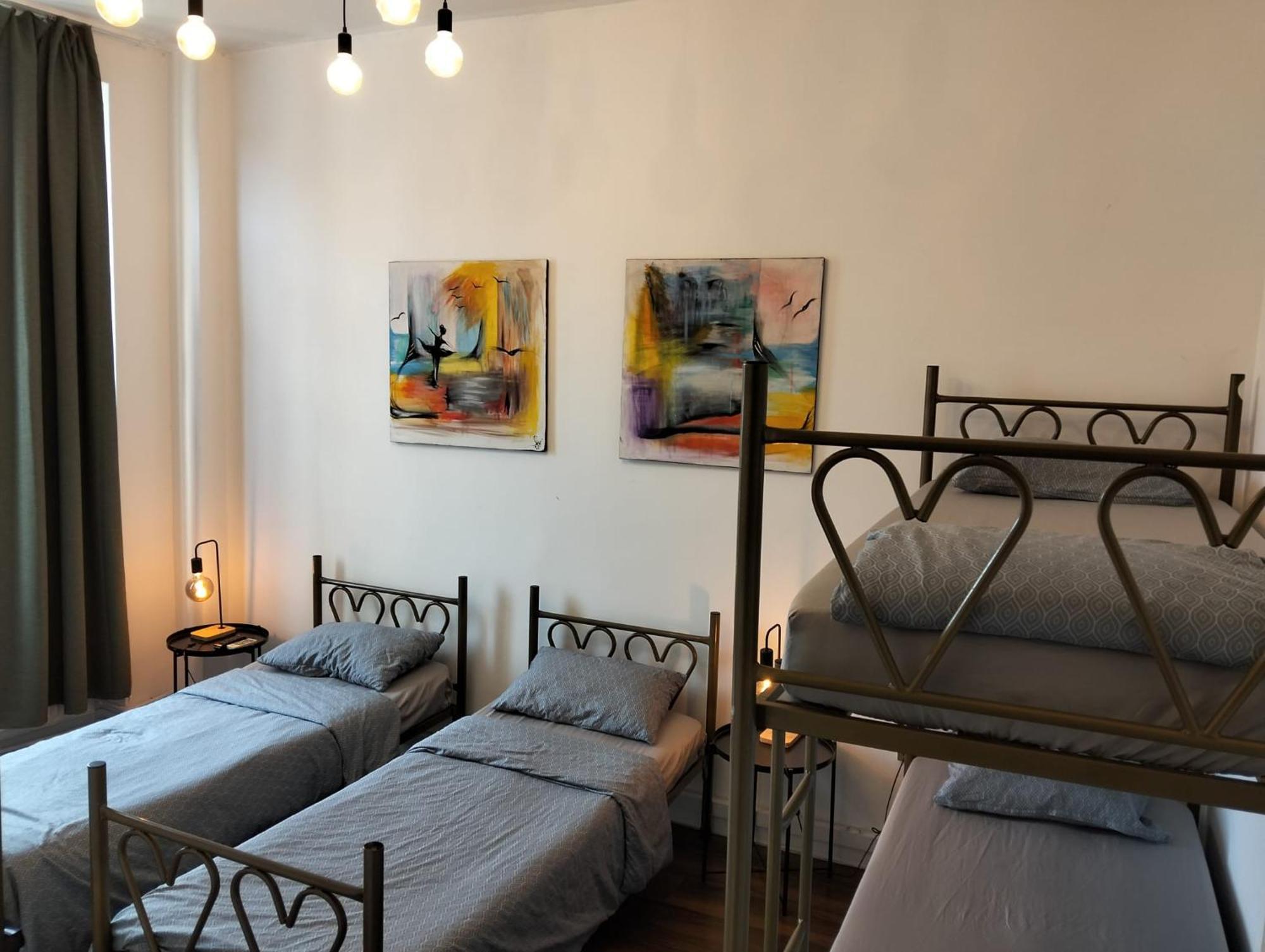 Antique Hostel Bucharest Luaran gambar
