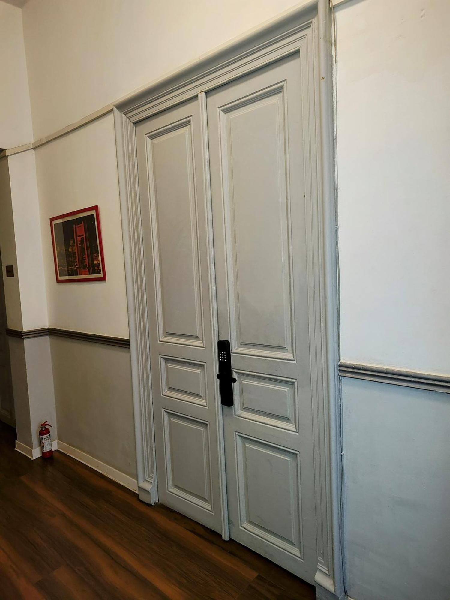 Antique Hostel Bucharest Luaran gambar