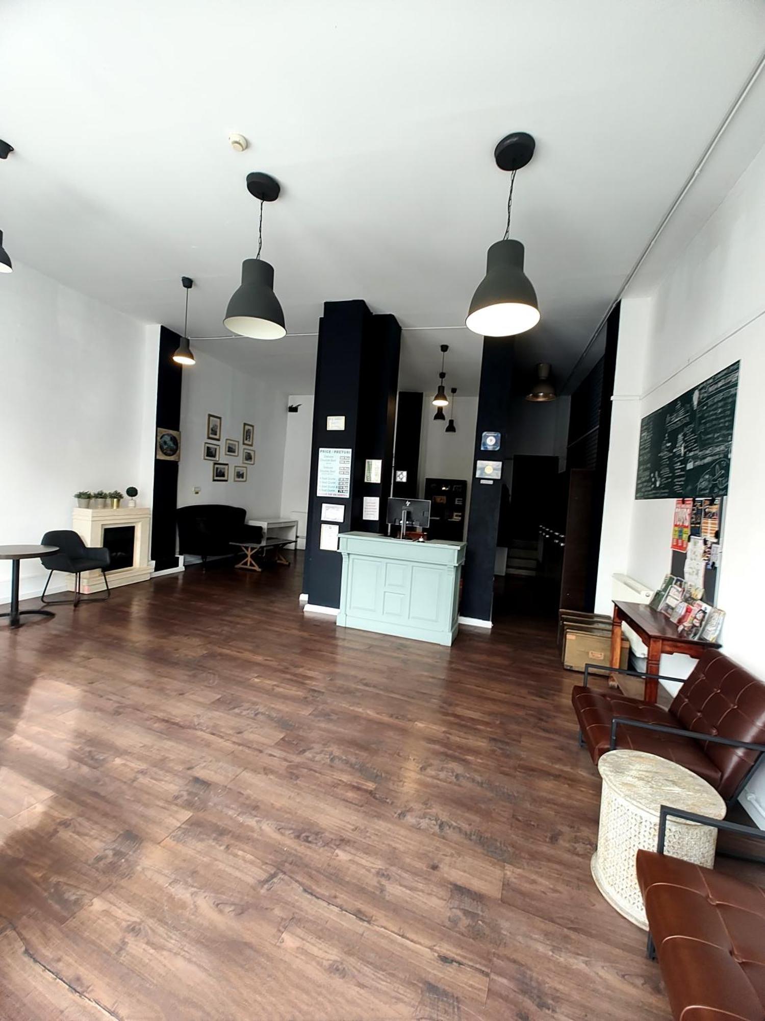 Antique Hostel Bucharest Luaran gambar