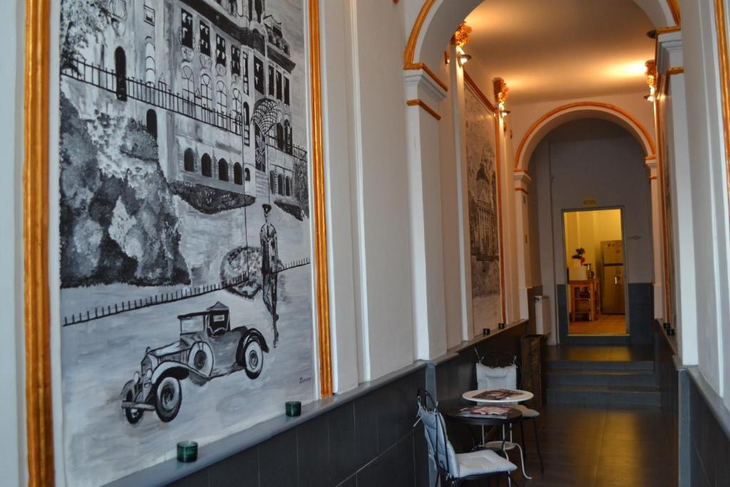 Antique Hostel Bucharest Luaran gambar